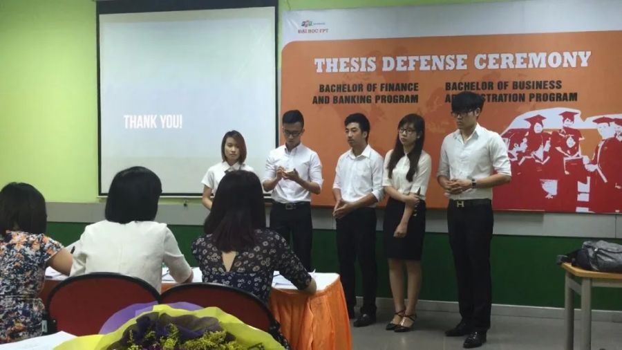 英國利茲碩士畢業論文答辯